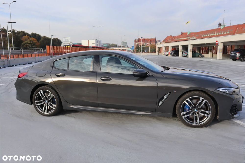 BMW 8 Series 2022 photo 3