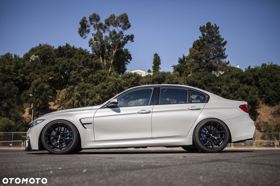 4x Felgi 19 5x112 m.in. do BMW 2 G42 3 G20 G21 4 G22 G23 G24 G26 5 G30 G31 6GT G32 - B1416 (FL-1058) - 4