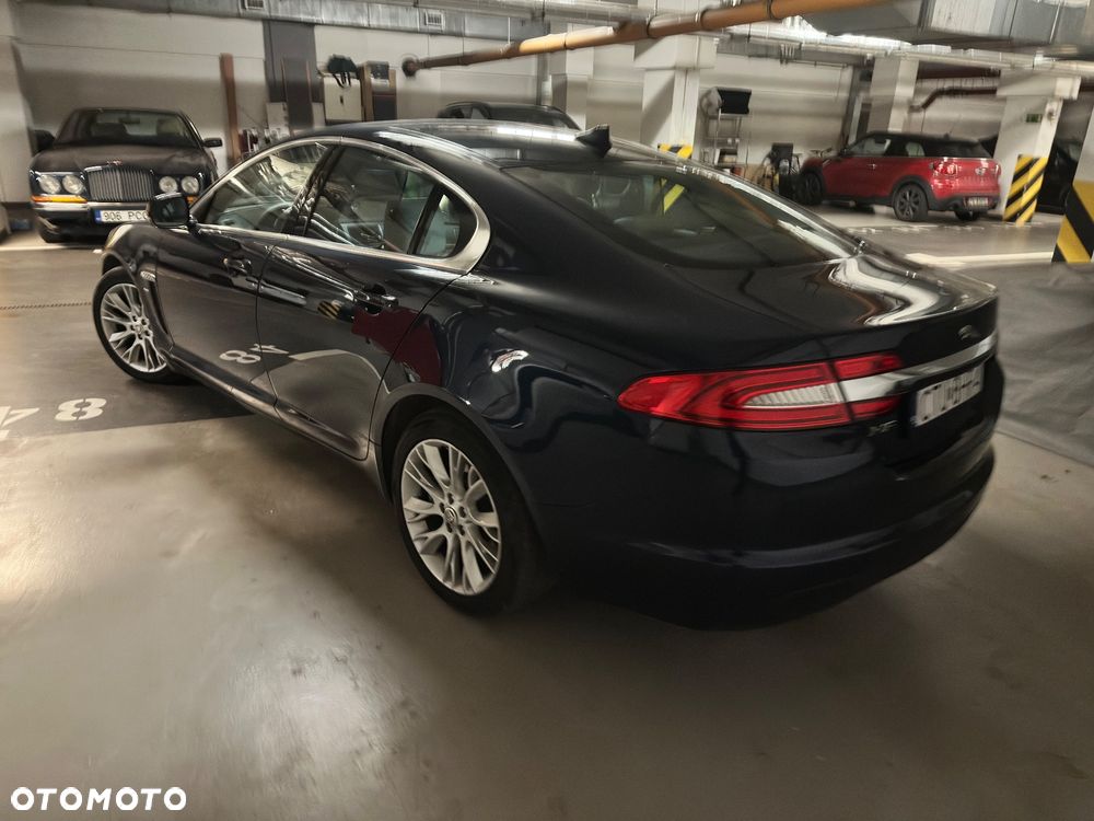 Jaguar XF 2.2 D Luxury - 19