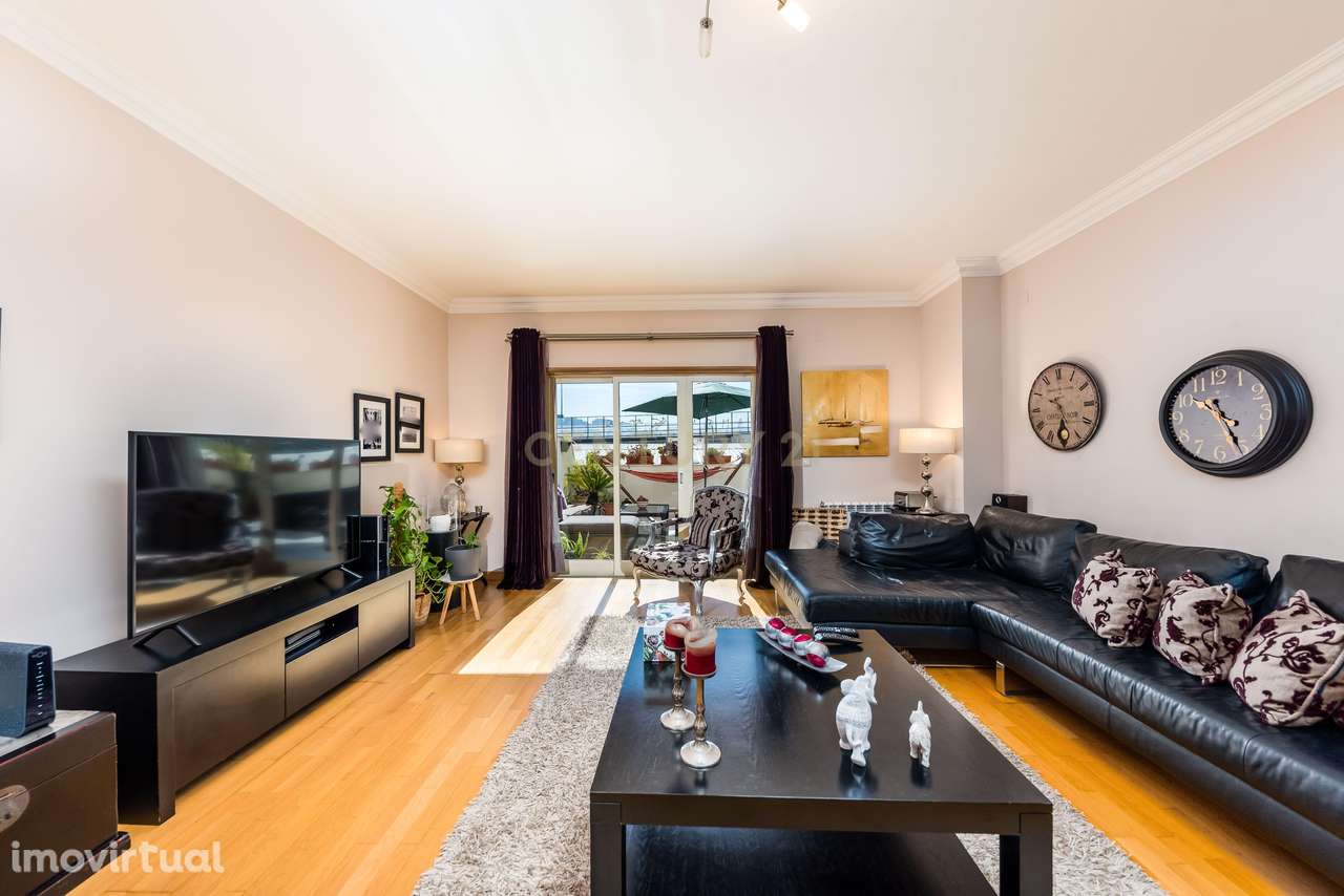 T3 com terraço no Lumiar | Espaço, luz e exterior raro na cidade - Grande imagem: 4/28