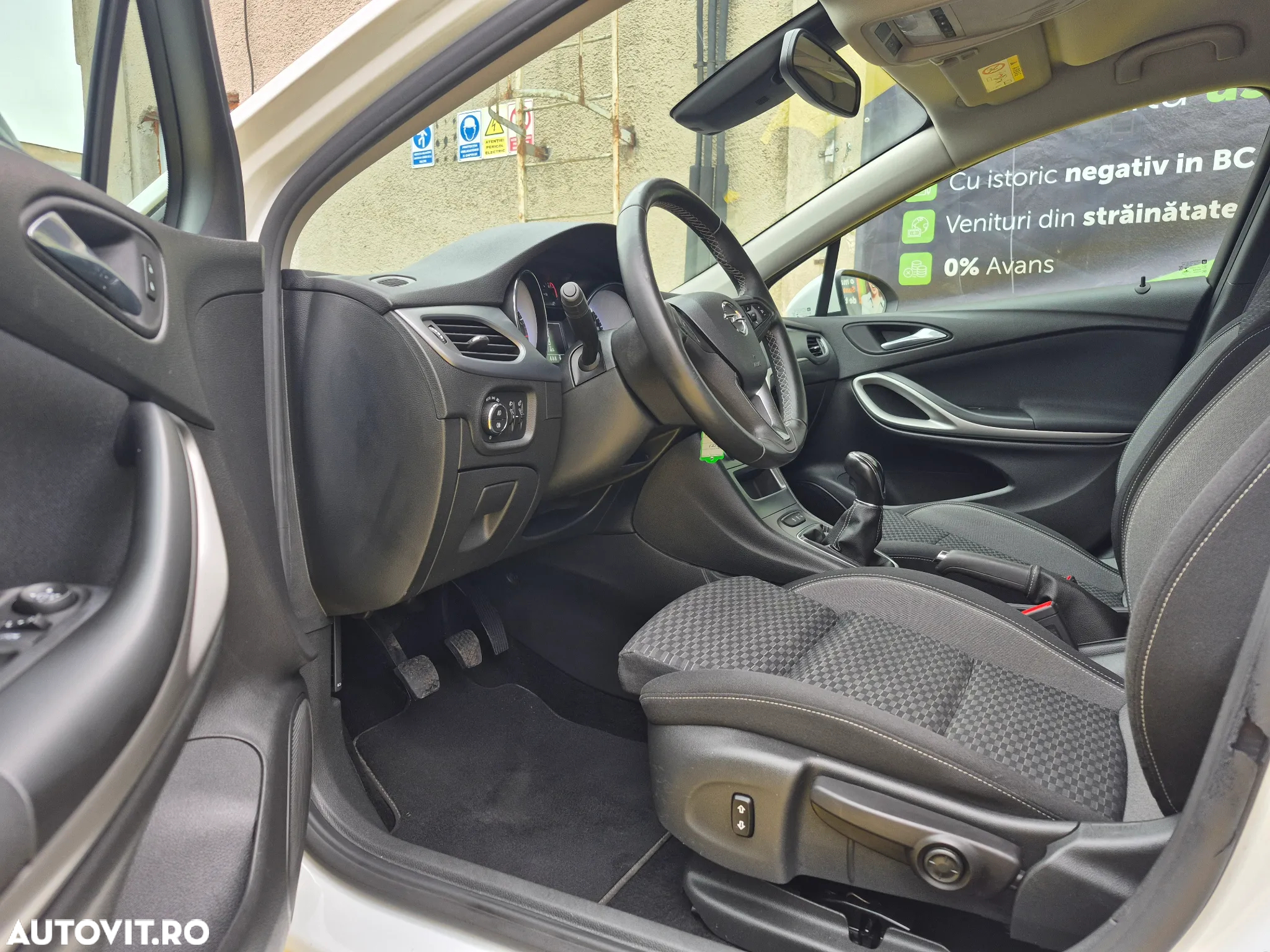 Opel Astra 1.6 CDTI ECOTEC Start/Stop Cosmo - 9