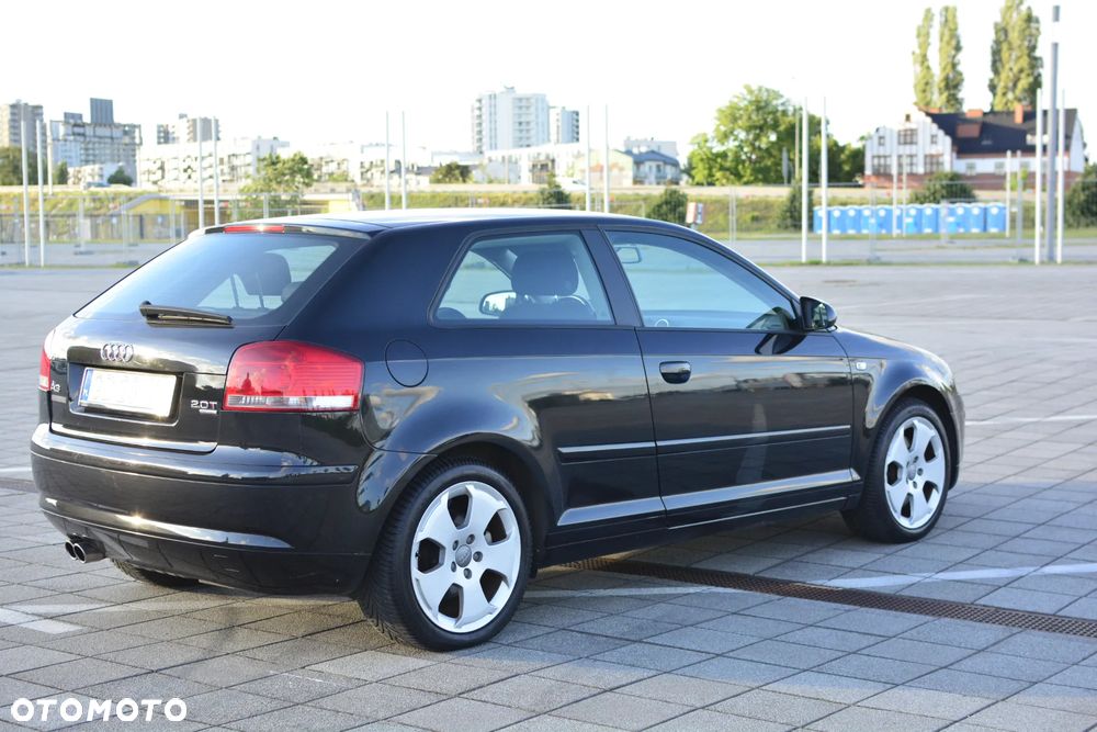 Audi A3 3-drzwiowe 2.0 TFSI quattro Ambition - 3