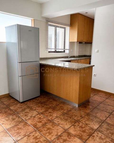 Arrenda-se apartamento T2 no centro de Vila Nova de Gaia - Grande imagem: 2/8