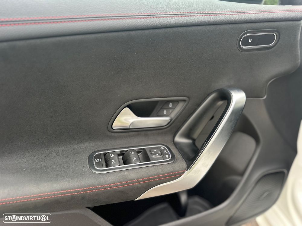 Mercedes-Benz CLA 220 d Shooting Brake AMG Line Aut. - 19