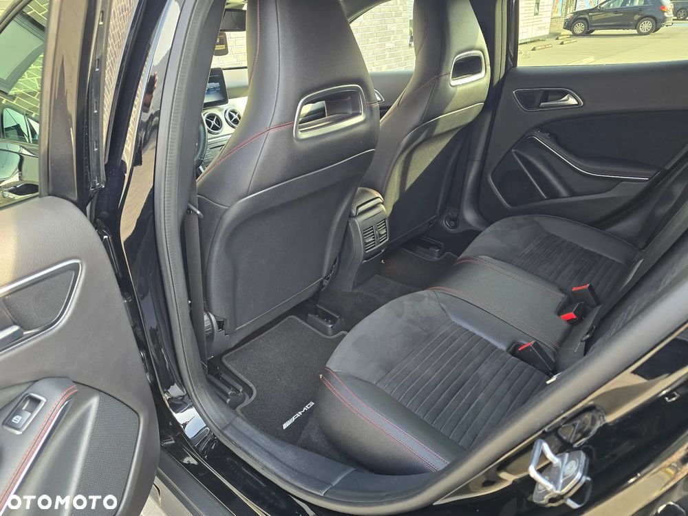 Mercedes-Benz GLA 200 7G-DCT AMG Line - 25