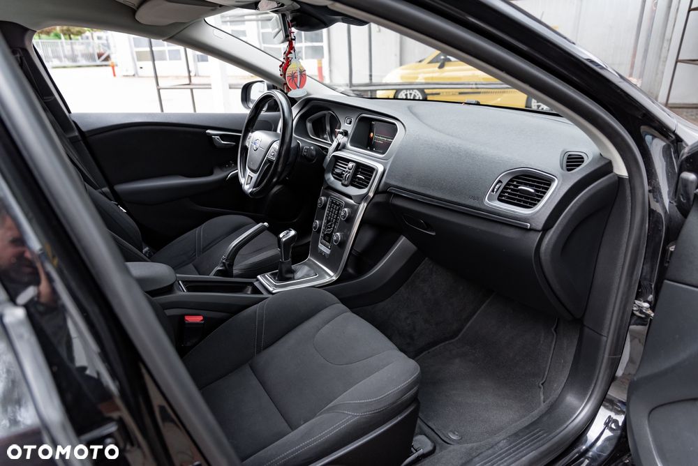 Volvo V40 D2 Drive-E Momentum - 29