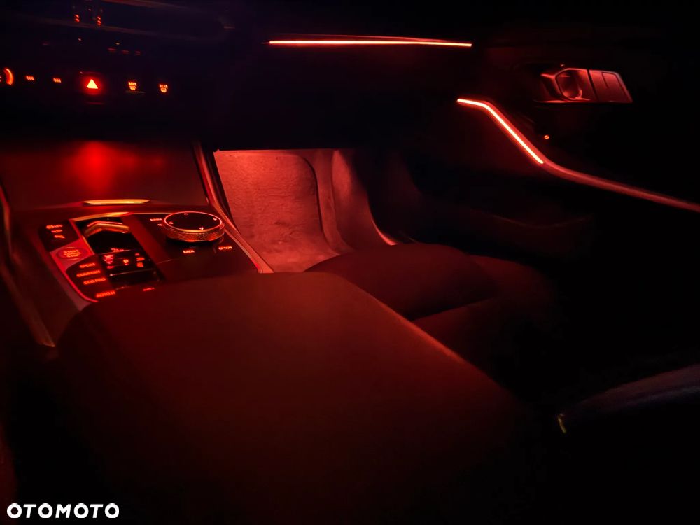 BMW Seria 3 320d xDrive mHEV M Sport - 24