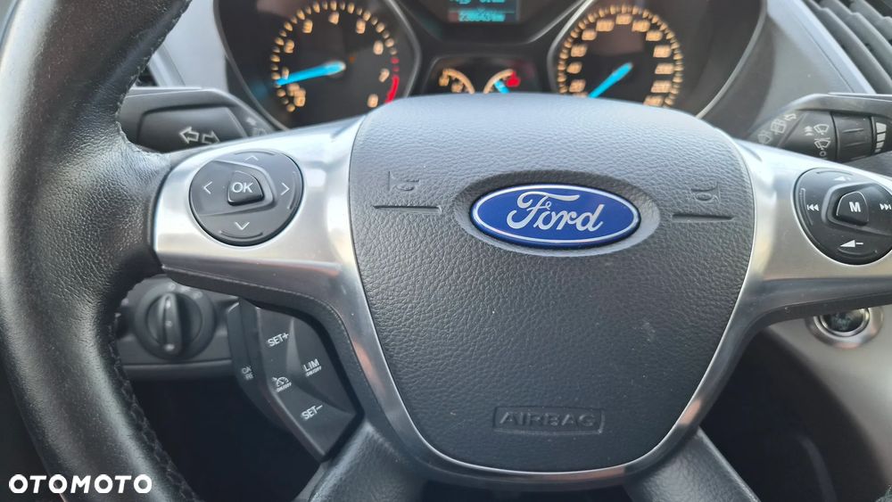 Ford Kuga 1.6 EcoBoost 2x4 Titanium - 22
