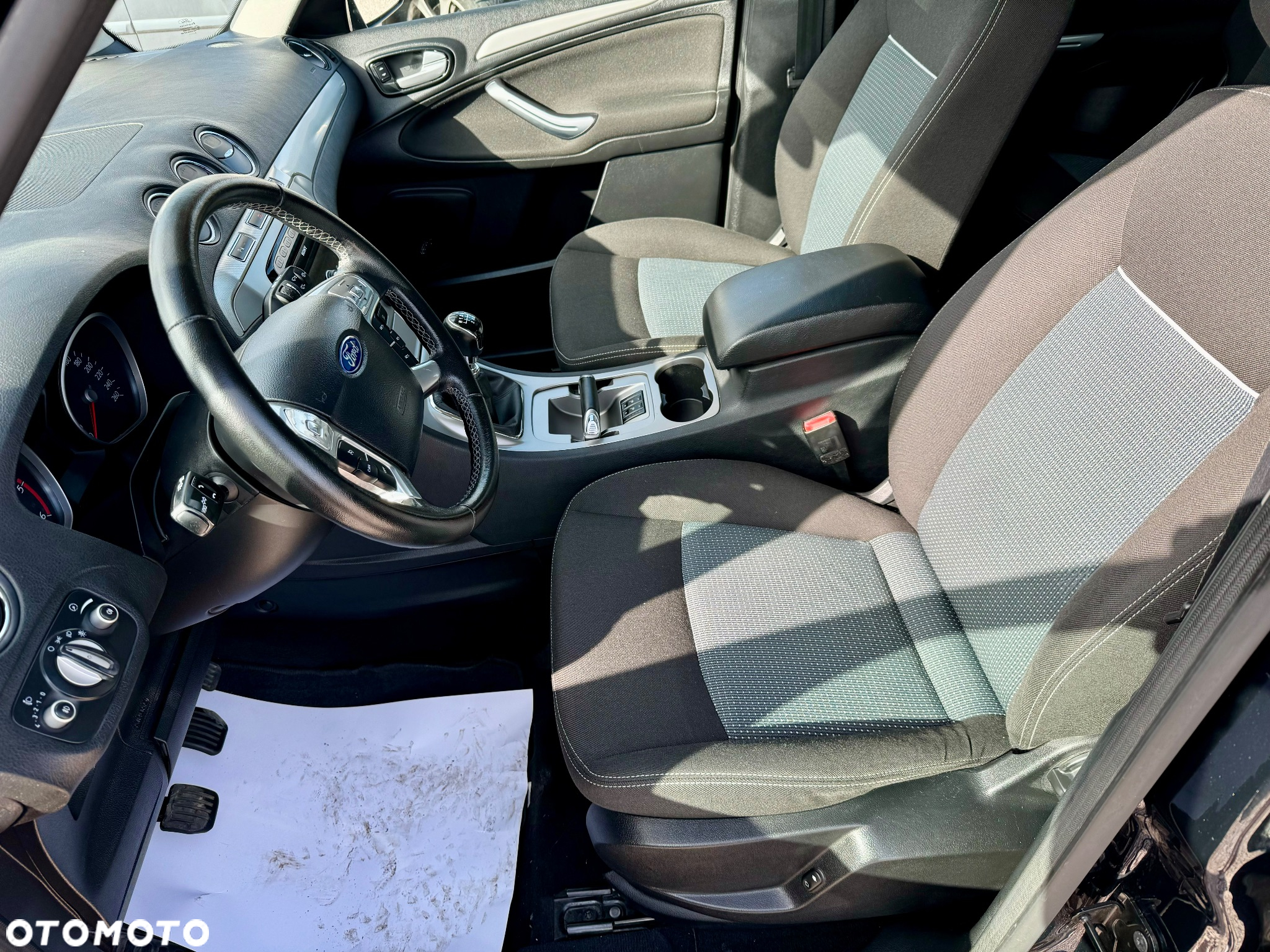 Ford Galaxy - 8