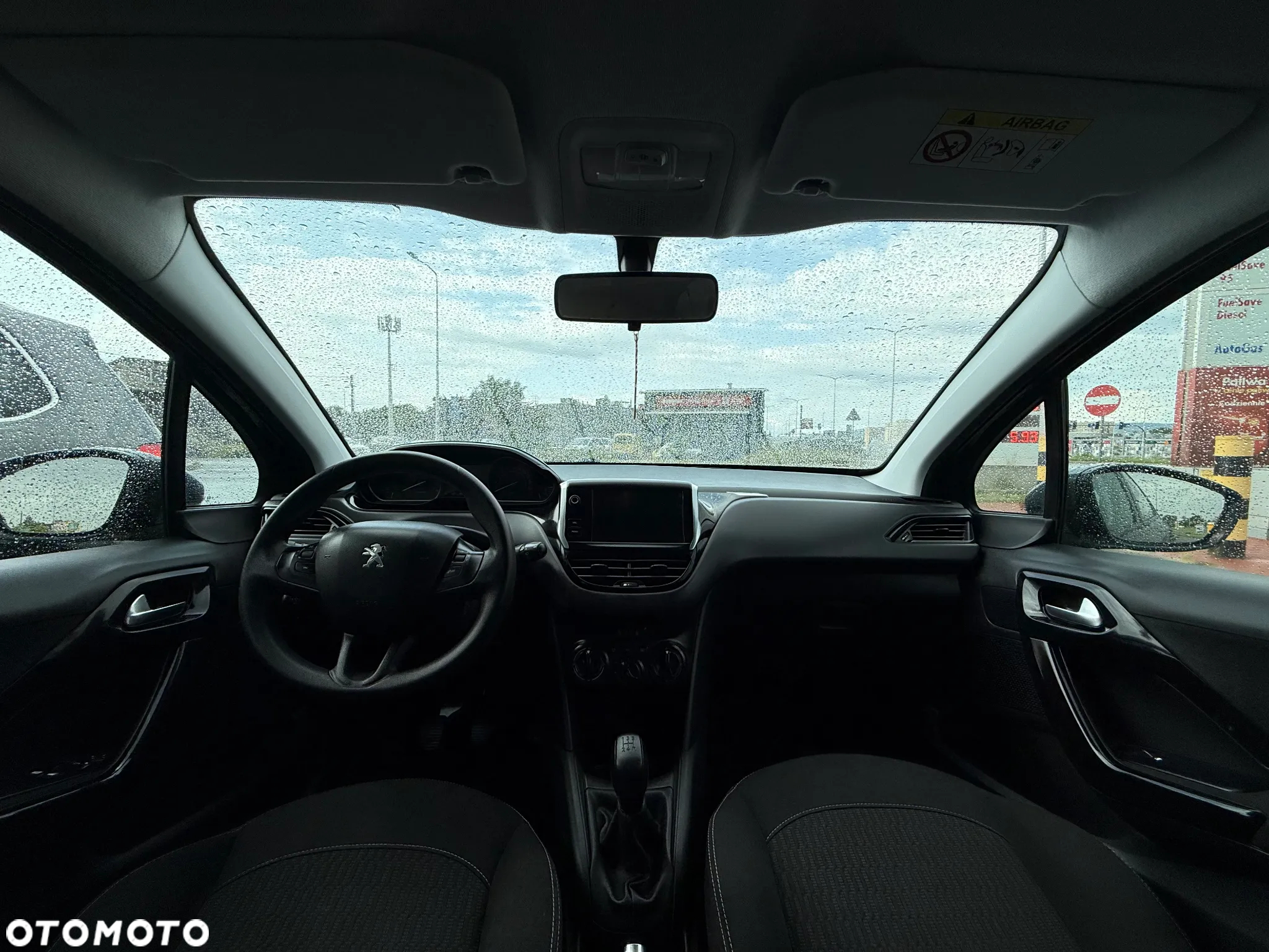 Peugeot 208 1.6 BlueHDi Allure S&S - 11