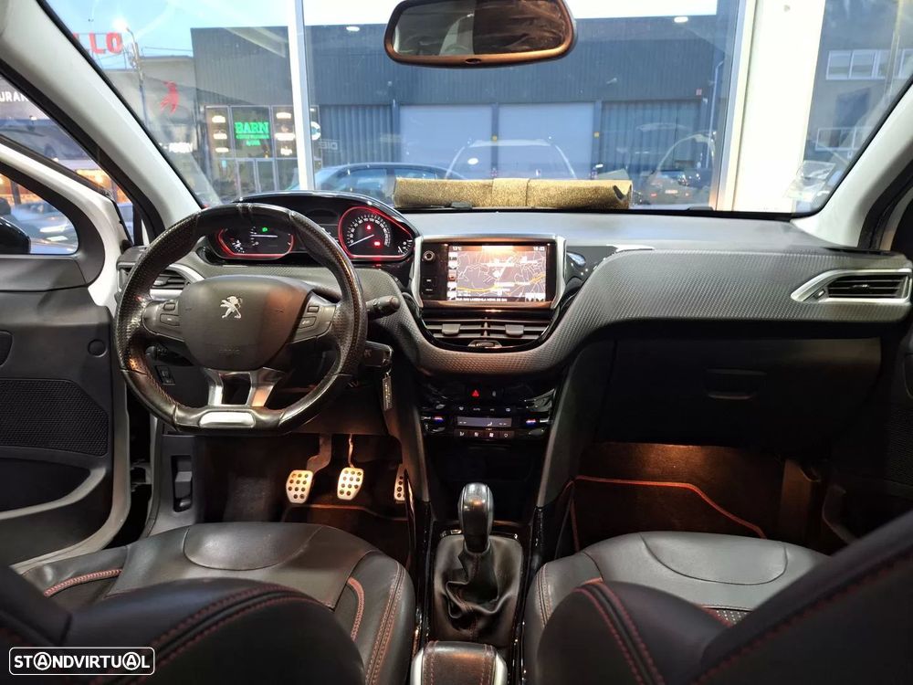 Peugeot 2008 1.2 PureTech GT Line - 9