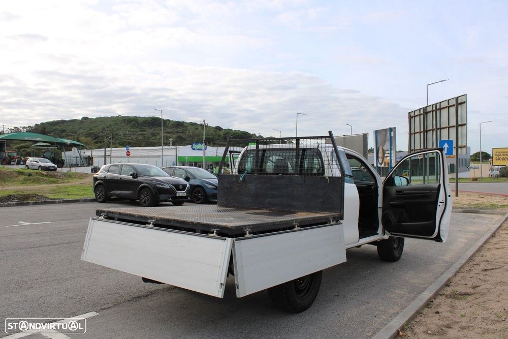 Toyota Hilux 2.4 D-4D 4WD CD CM - 15