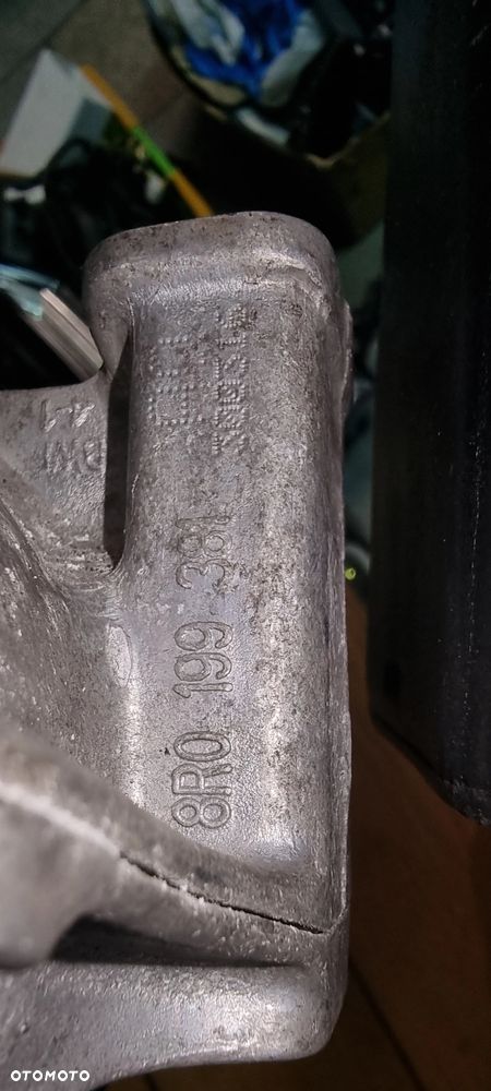 Poduszka silnika prawa Audi Q5 3.0 tdi 8R0199381AQ