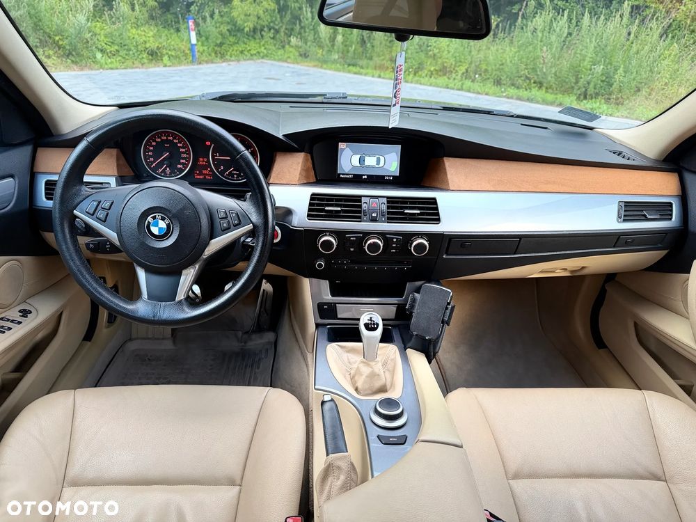 BMW Seria 5 520d - 14