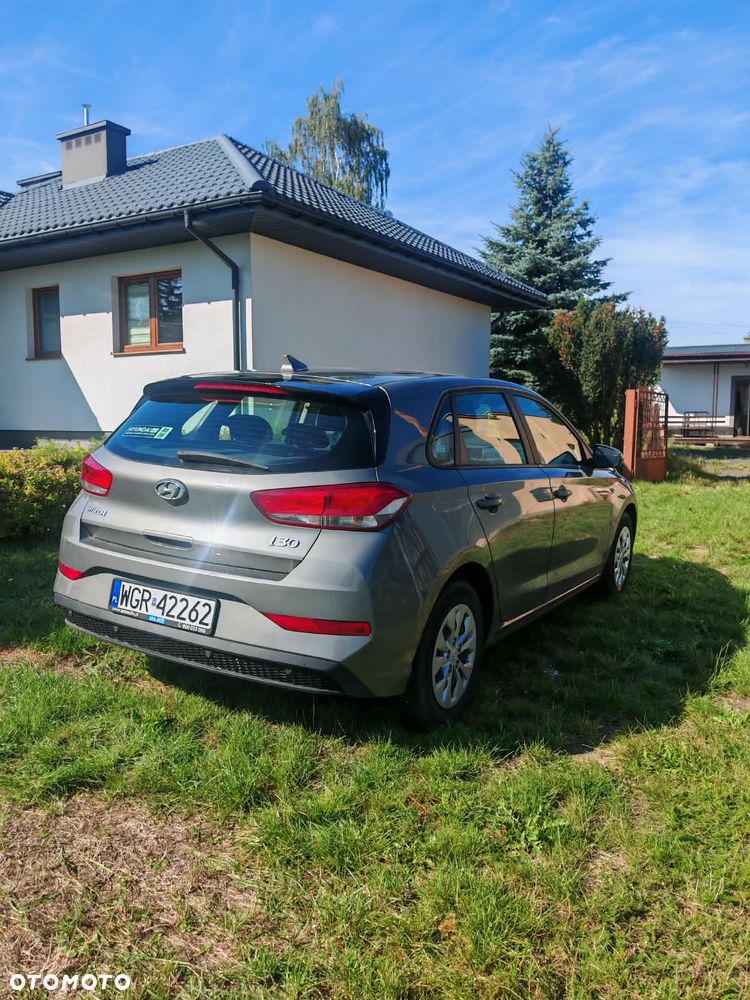 Hyundai i30 1.5 DPI Classic + - 5