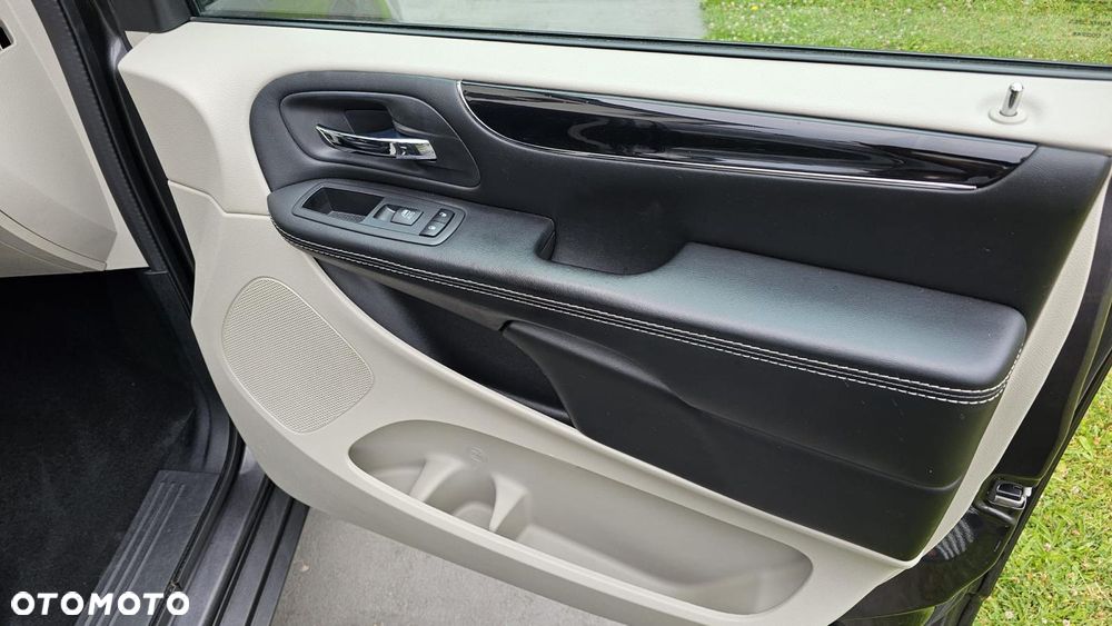 Dodge Grand Caravan 3.6 R/T - 20