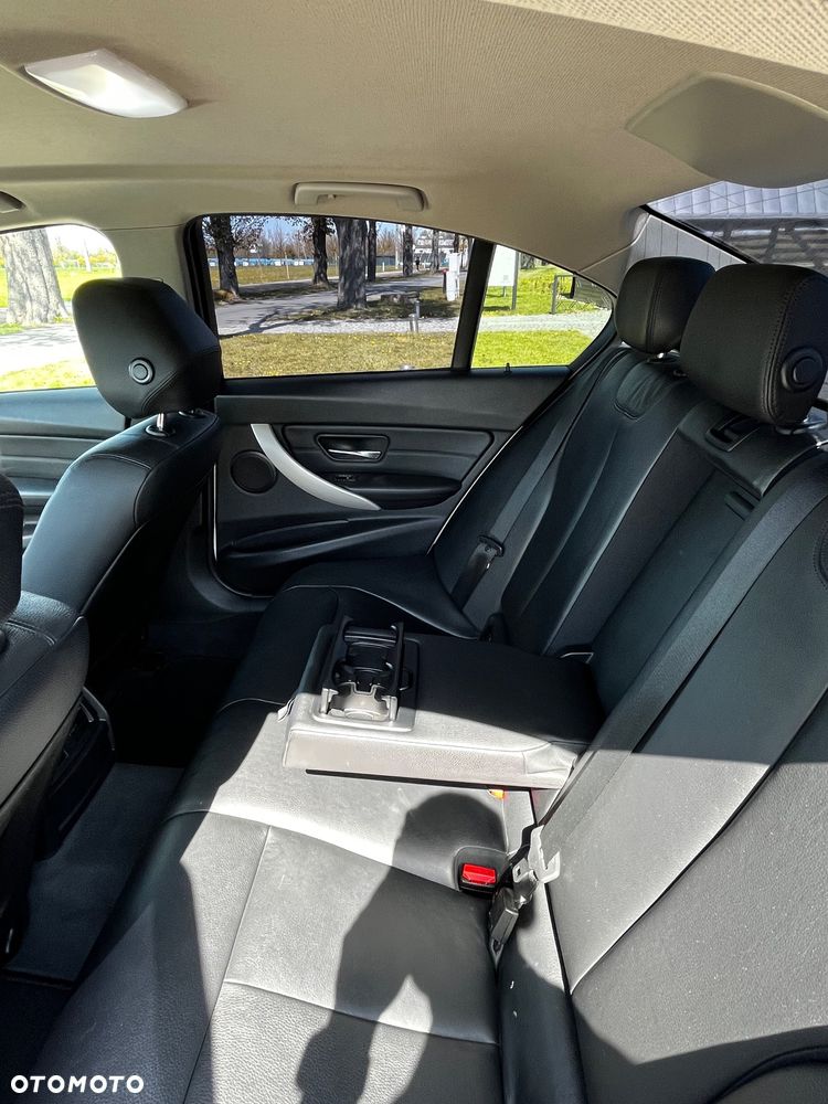 BMW Seria 3 316d - 11
