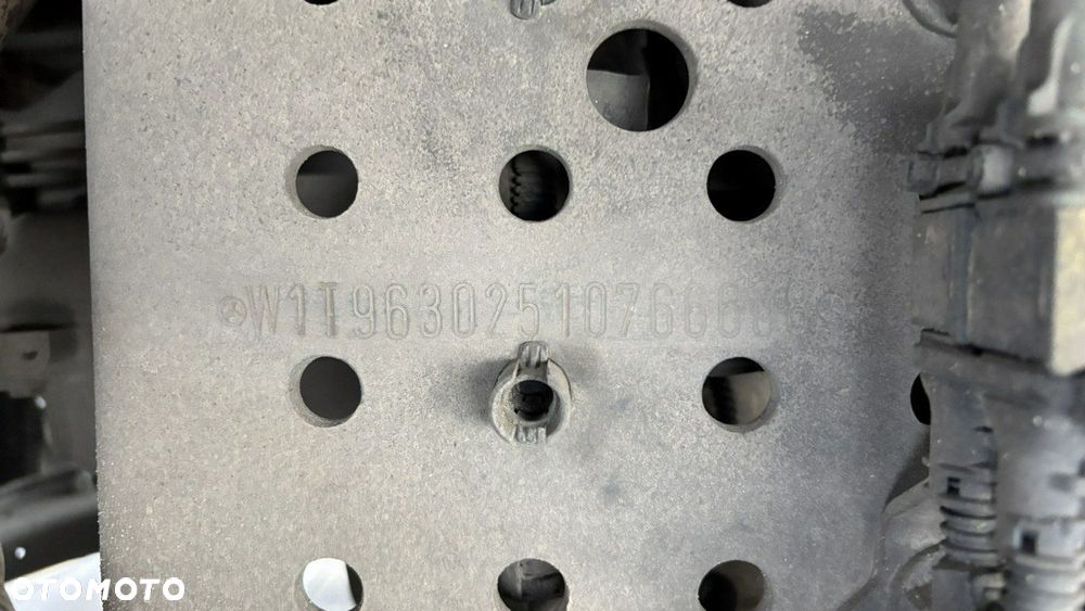 Mercedes-Benz Actros - 18