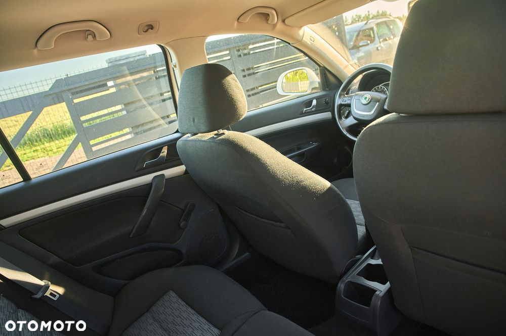 Skoda Octavia 1.6 TDI DPF Elegance - 35