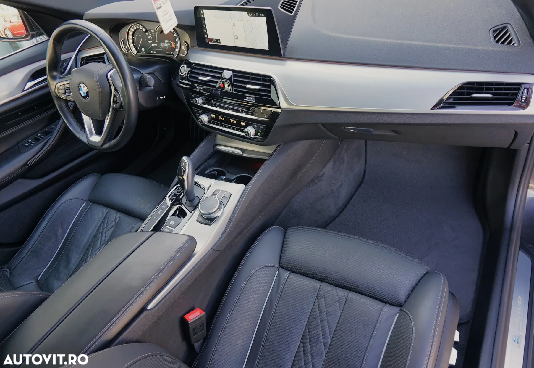 BMW Seria 5 530e - 13