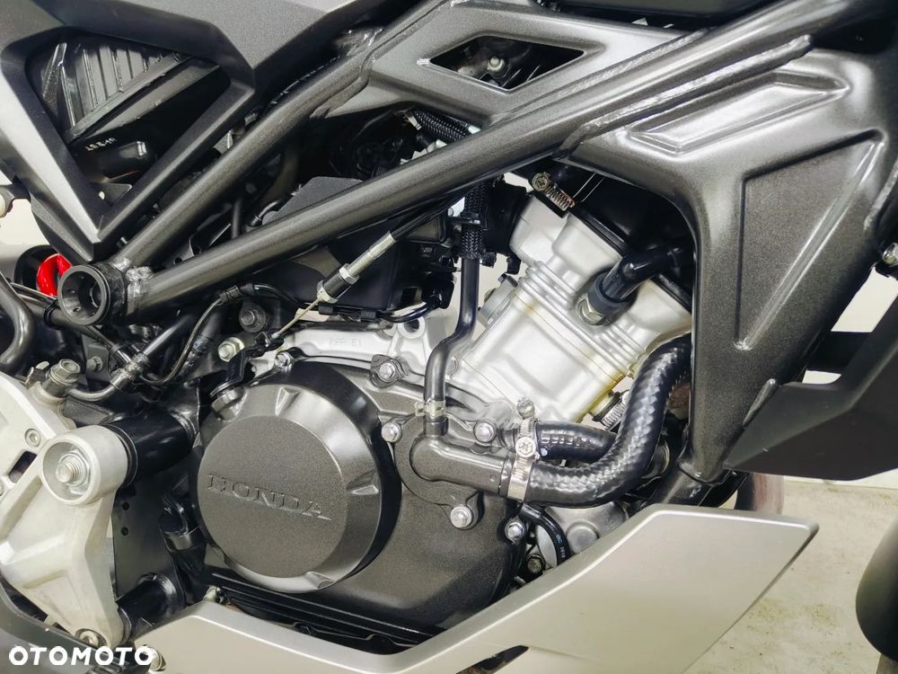 Honda CB - 8