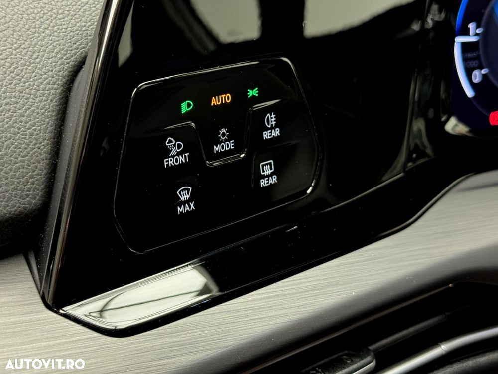 Volkswagen Golf - 25