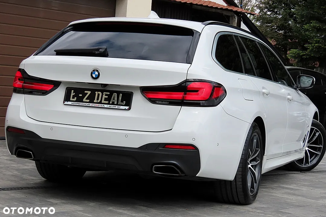 BMW Seria 5 520d xDrive Touring M Sport Edition - 11