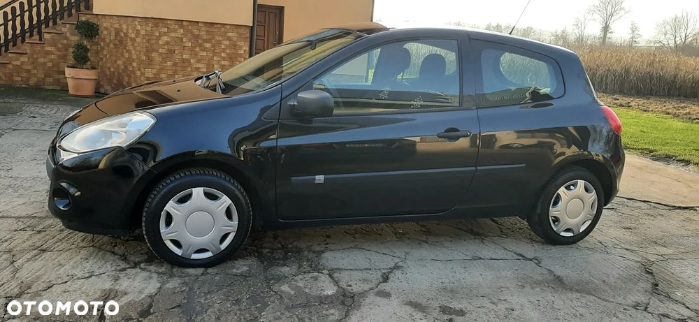 Renault Clio - 9