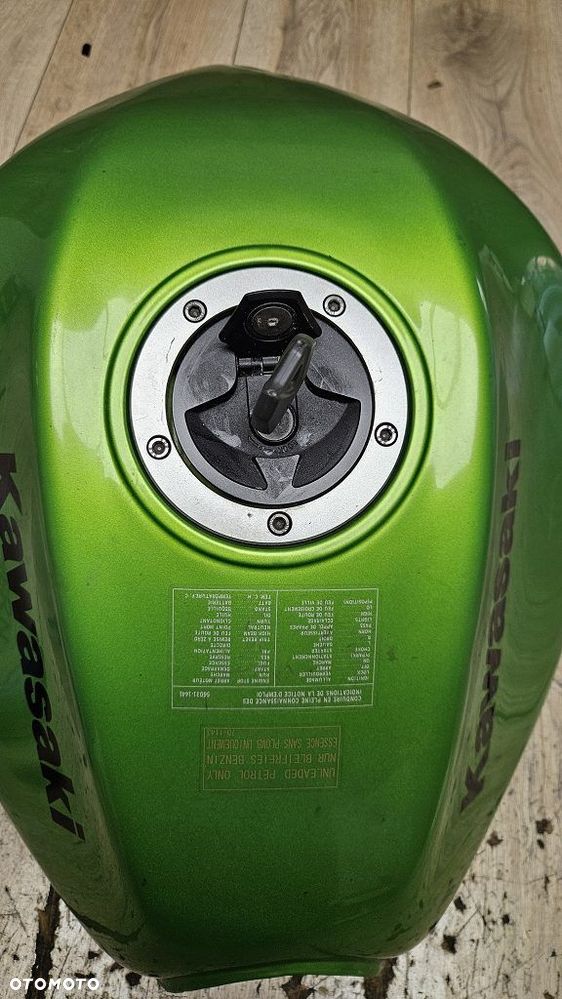 Zbiornik Paliwa Bak korek wlewu klucz Kawasaki ER6 / ER-6 - 10