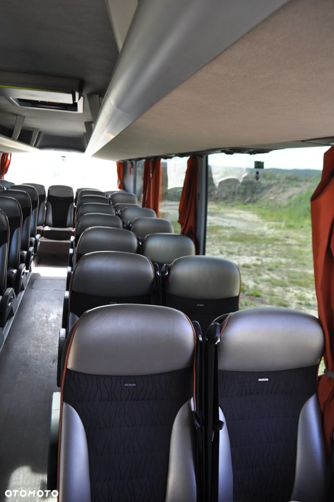 MAN R08 - 12