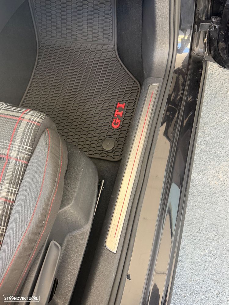 VW Golf 2.0 TSI GTI DSG Performance - 39
