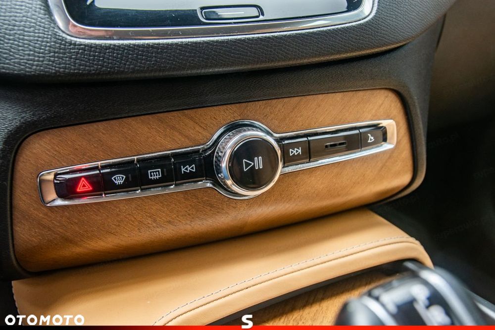 Volvo XC 90 - 24