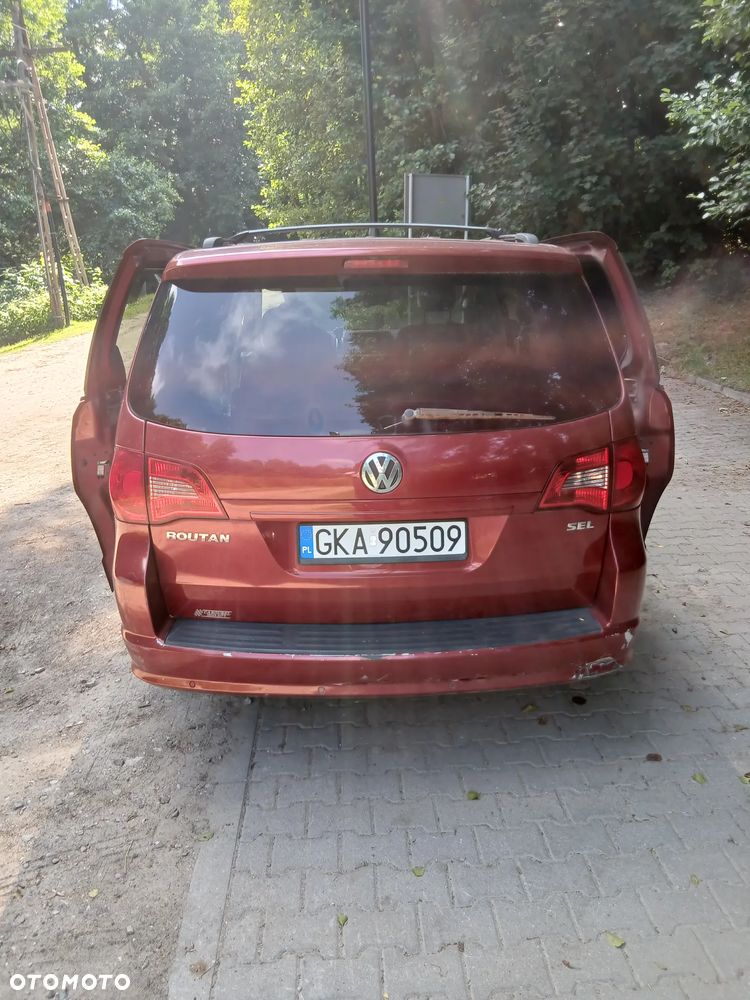 Volkswagen Routan - 9
