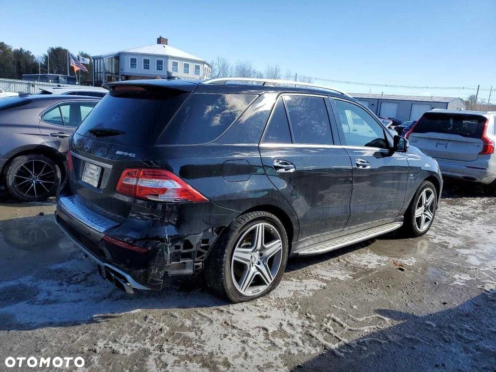 Mercedes-Benz ML63 AMG 5.5 V8 AWD 2015 USA - 6