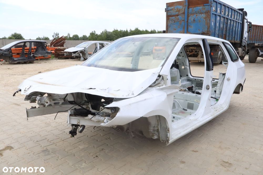 BŁOTNIK ĆWIARTKA PRAWY TYŁ SKODA FABIA III LIFT - 6