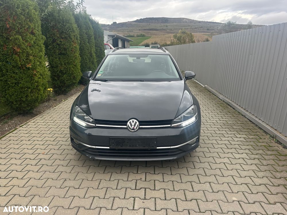 Volkswagen Golf - 1