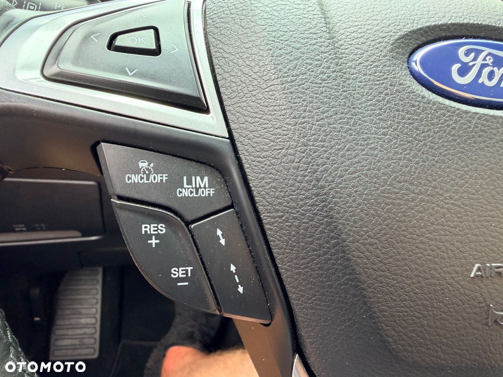 Ford S-Max - 36