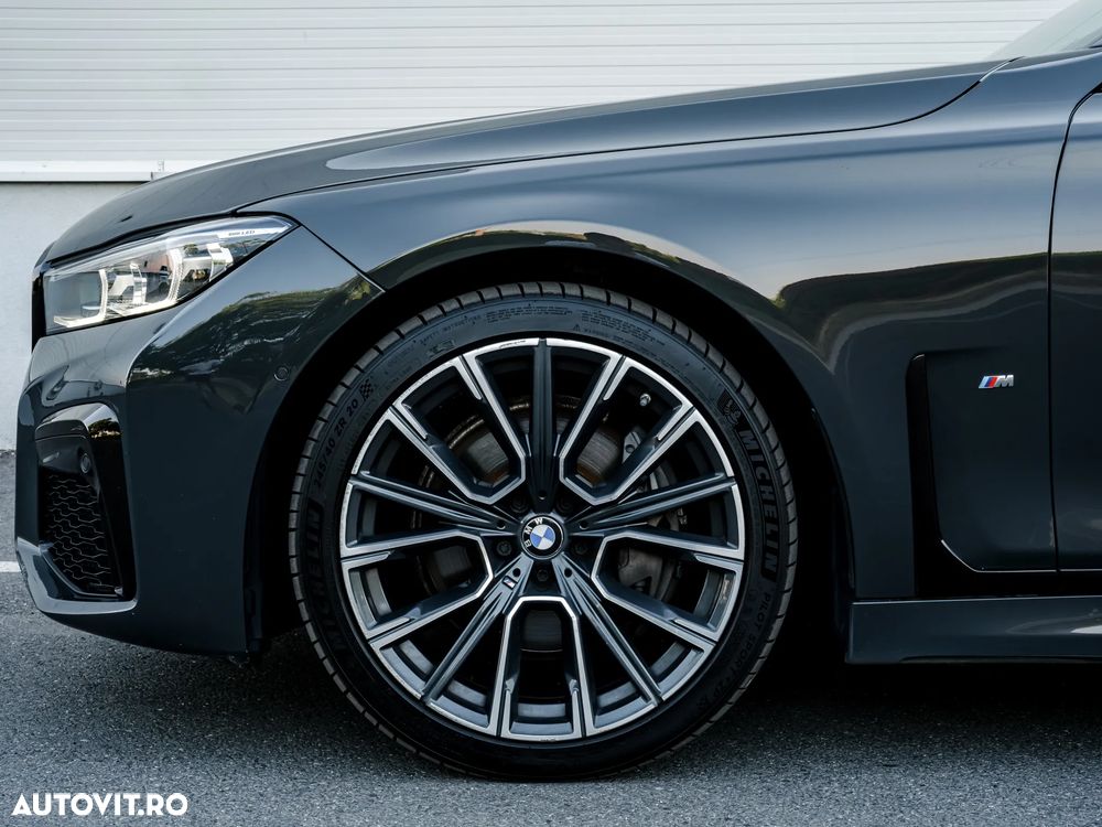 BMW Seria 7 730d xDrive MHEV - 19
