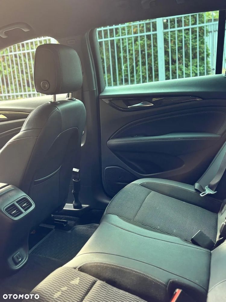 Opel Insignia - 12