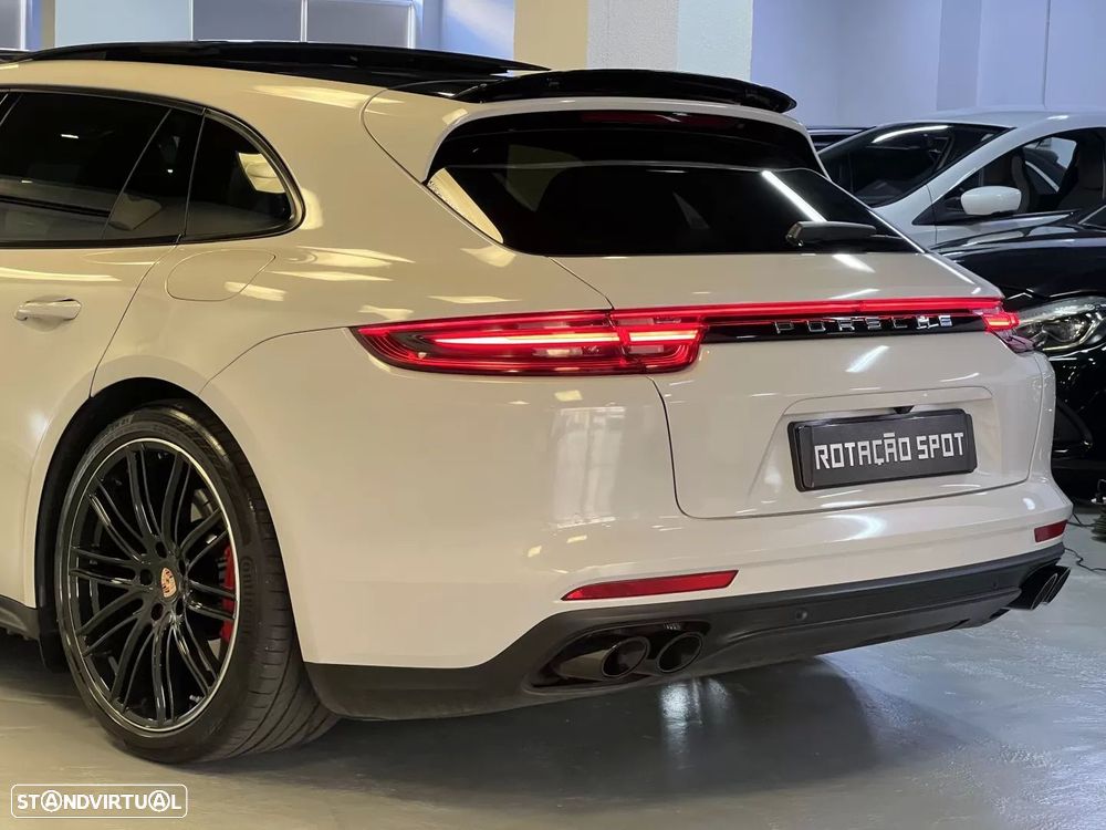 Porsche Panamera Sport Turismo 4 E-Hybrid - 40