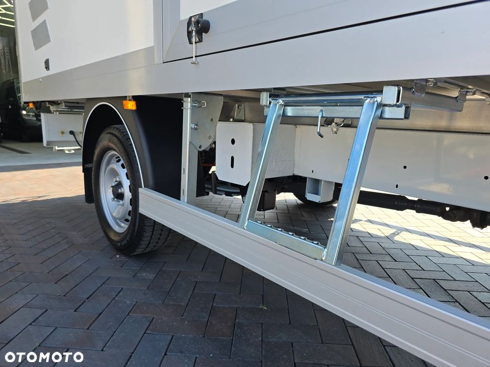 Renault MASTER KONTENER 8 PALET Dłu-4,31cm  Sze-2,11cm  Wys-2,26cm WZMOCNIONE TYLNE ZAWIESZENIE SILNIK 2.3 164KM 144 Tyś Km SERWIS DO OSTATNIEGO Km SALON POLSKA BOGATA OPCJA WYPOSAŻENIA LEDY HALOGENY TEMPOMAT FOTEL KIEROWCY PNEŁMATYCZNY KLIMATYZACJA NOWE OPONY MICHELIN - 25