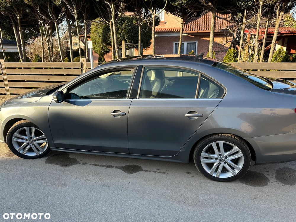 Volkswagen Jetta - 13