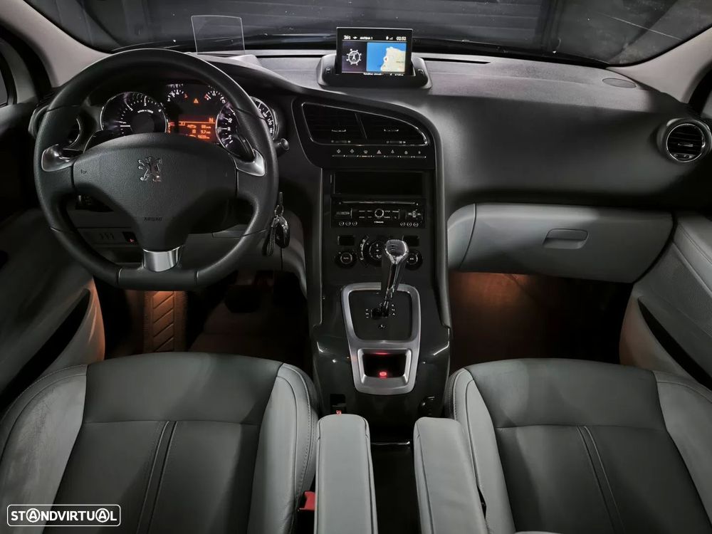 Peugeot 5008 1.6 E-HDi 5L Allure 2-Tronic - 35