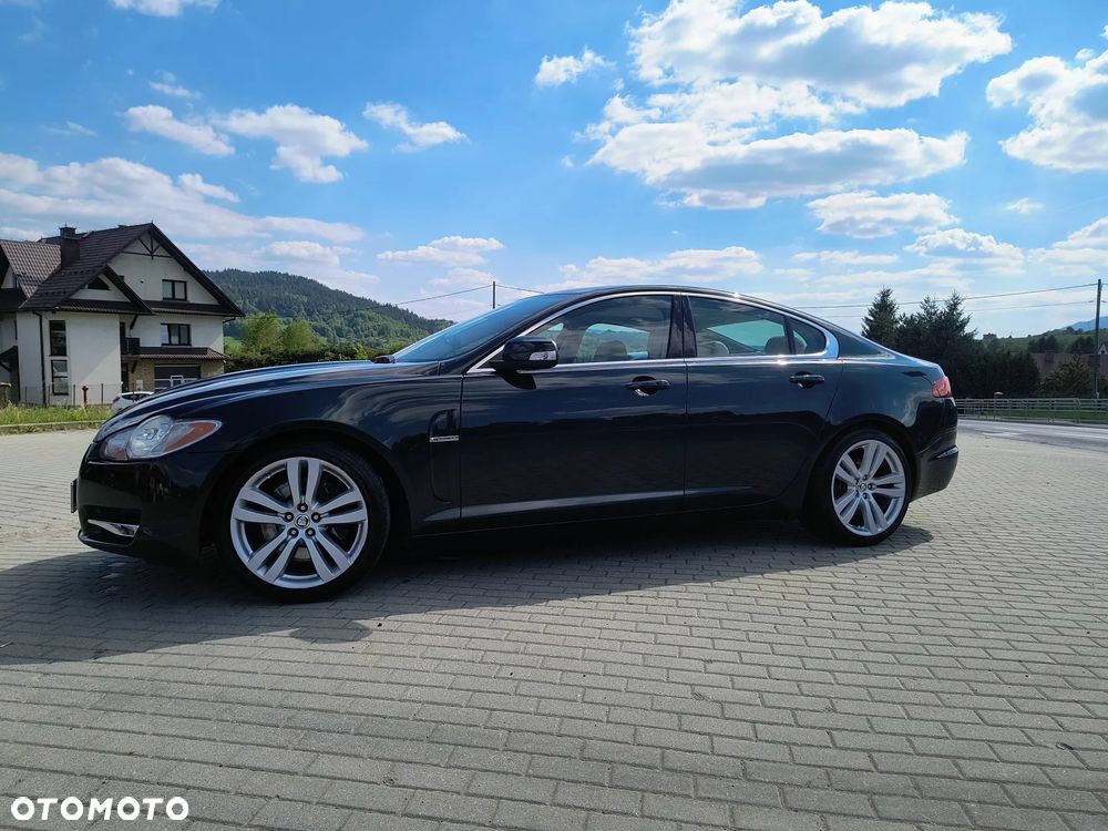Jaguar XF 4.2 SV8 - 3