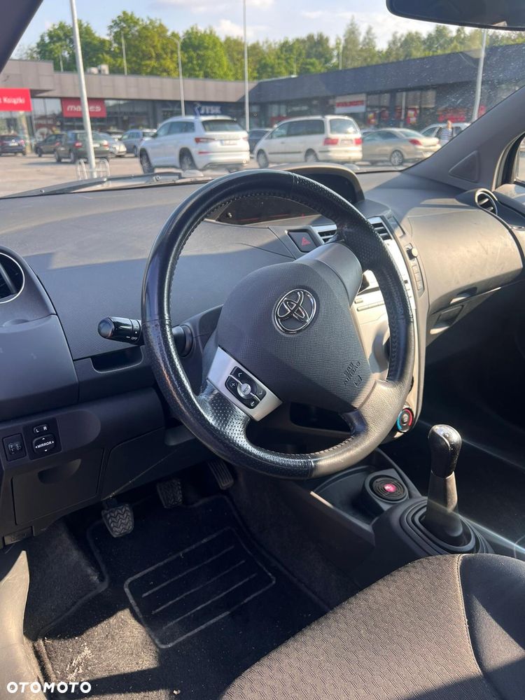 Toyota Yaris - 8