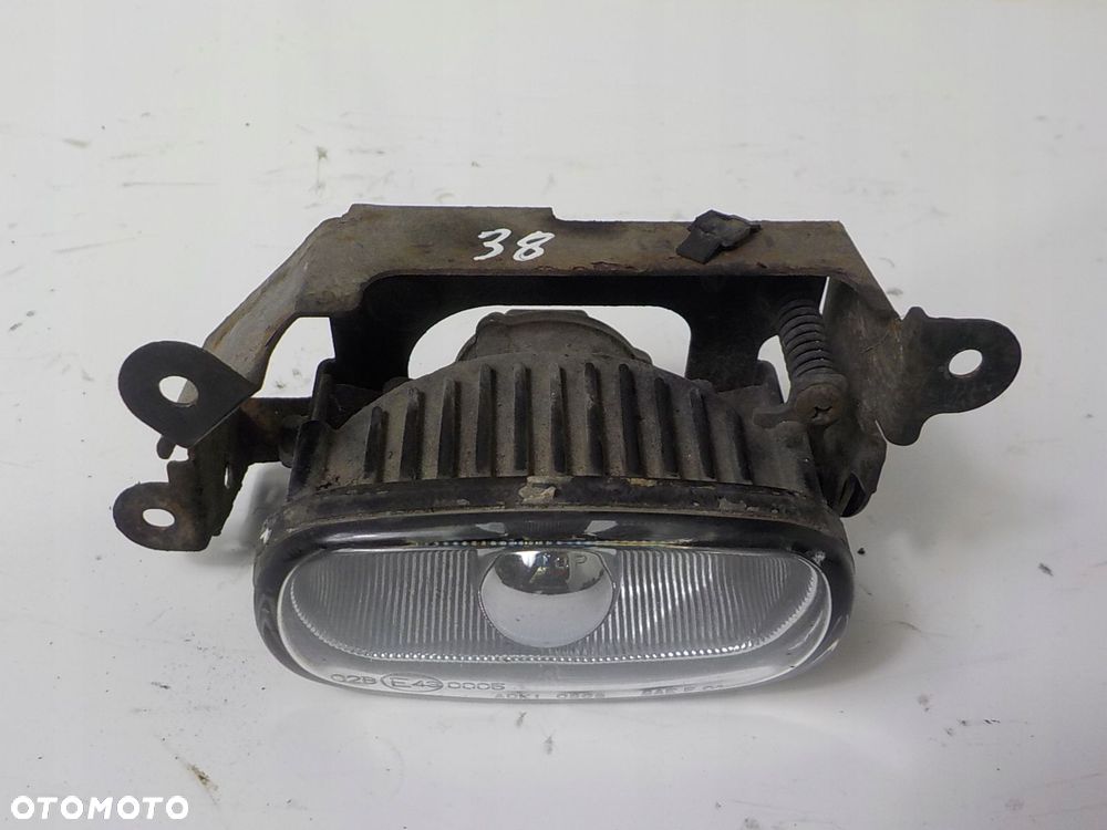 MITSUBISHI OUTLANDER I HALOGEN PRAWY PRZÓD PRZEDNI - 2