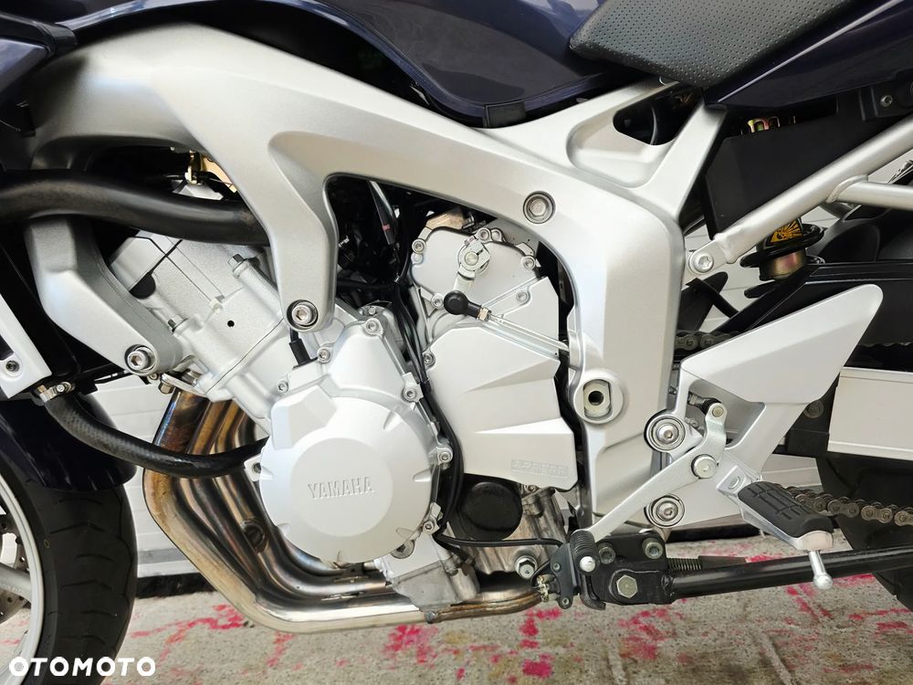 Yamaha FZ - 20