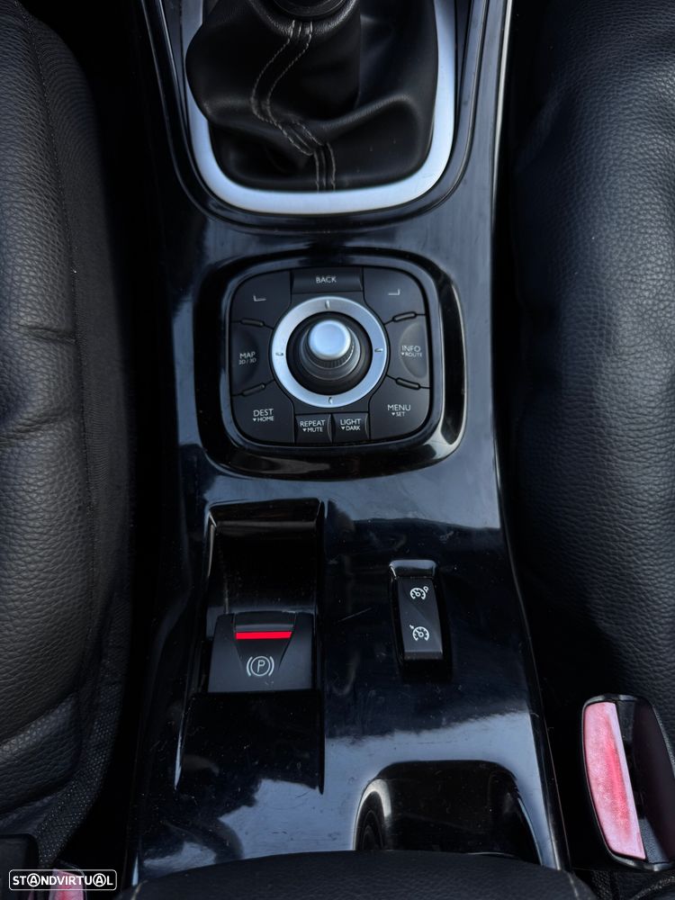 Renault Mégane ENERGY dCi 110 Start & Stop Bose Edition - 17