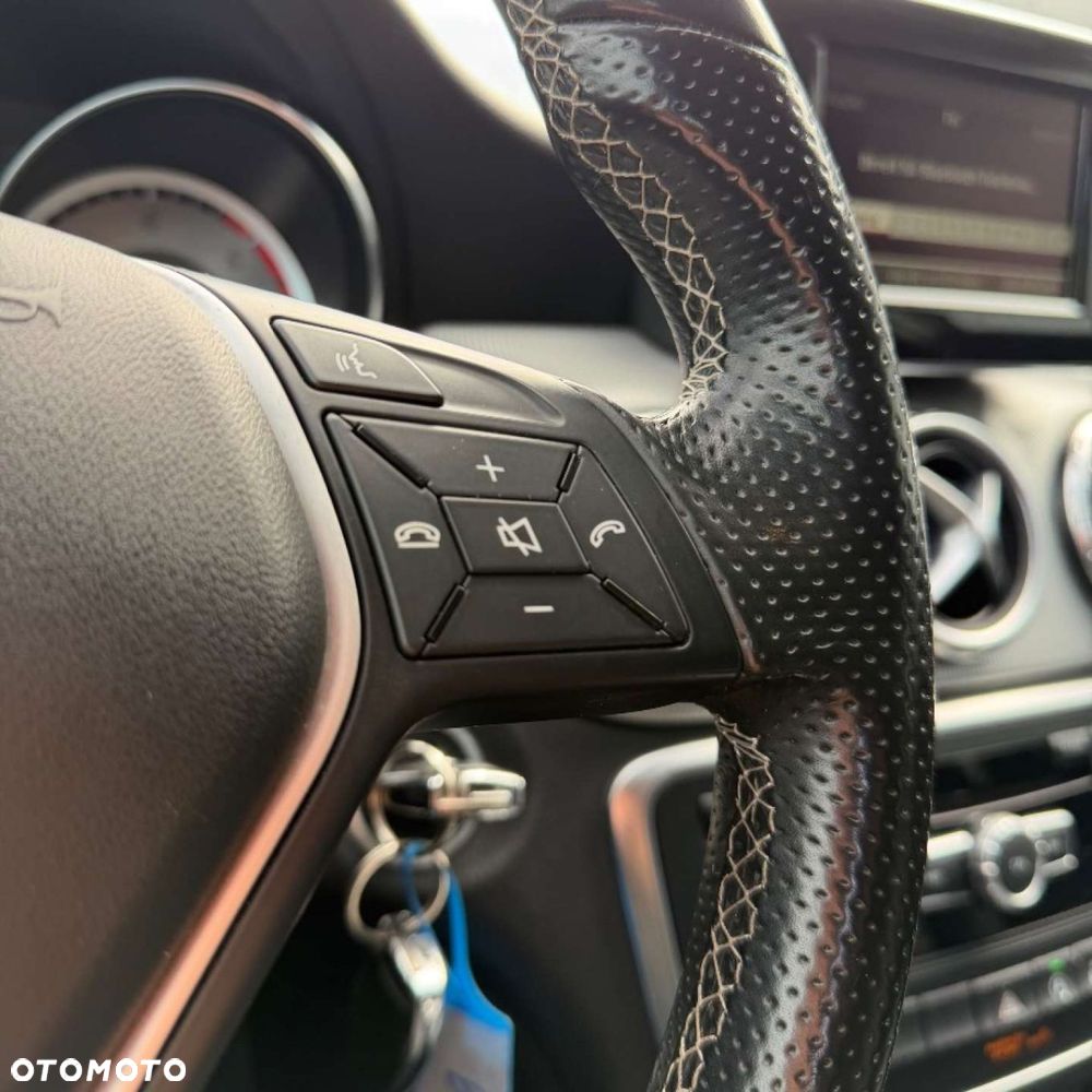 Mercedes-Benz GLA - 22
