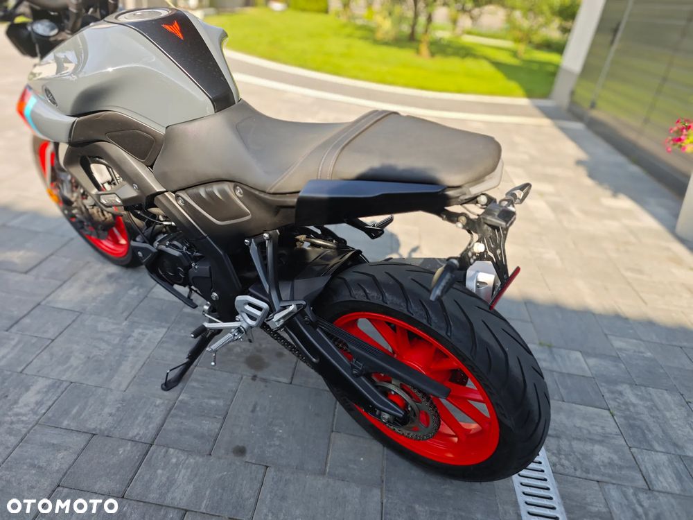 Yamaha MT - 24